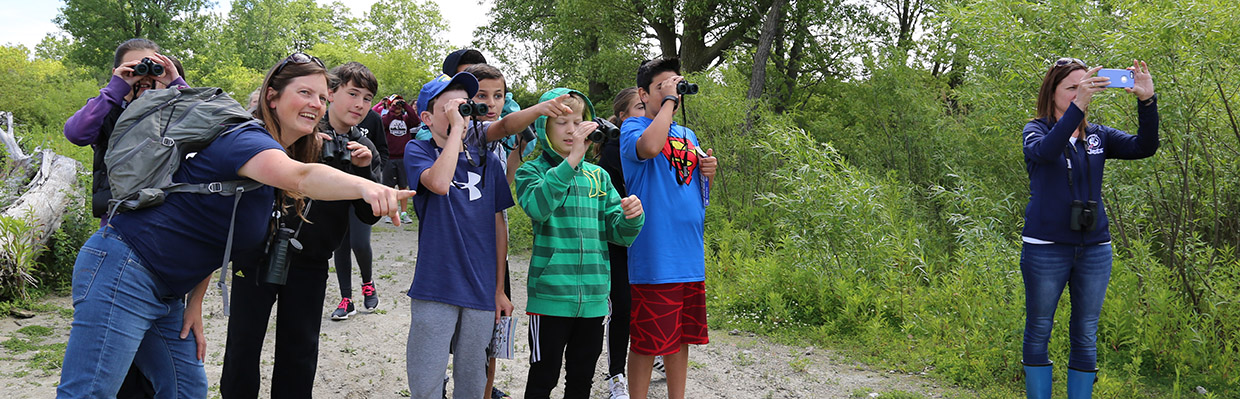 TRCA instructor leads an outdoor education program at Tommy Thompson Park