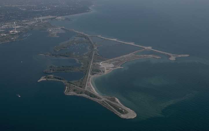 Aerial view of Leslie Street Spit, 1998